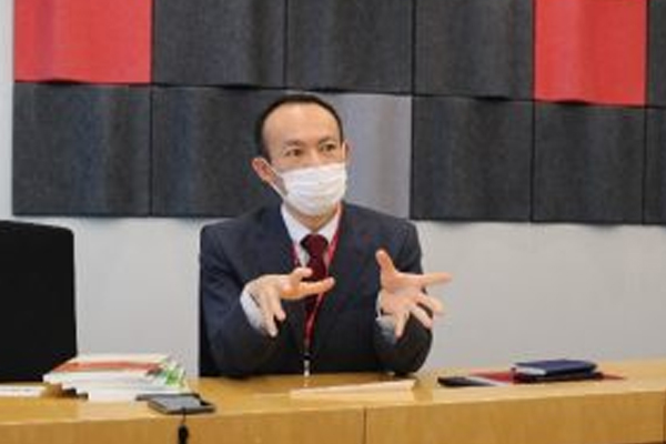 アステラス製薬