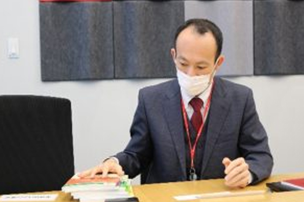 アステラス製薬